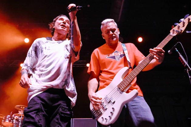 09.06.2026, Bush, Gitarrist Corey Britz, Sänger Gavin Rossdale, im Konzert live in Huxleys Neue Welt, Berlin, Musik, Berlin *** 09 06 2026, Bush, guitarist Corey Britz, singer Gavin Rossdale, in concert live at Huxleys Neue Welt, Berlin, music, Berlin