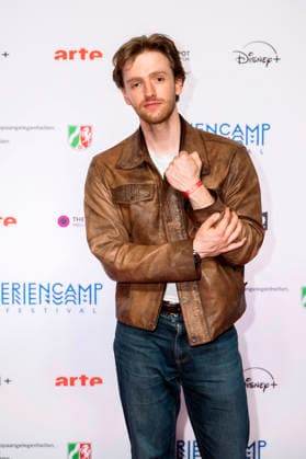 Timur Bartels bei der Premiere der RTL-Serie Club der roten Bänder - Die neue Generation im Rahmen des 12. Seriencamp Festivals 2026 im Cinenova. Köln, 09.06.2026 *** Timur Bartels at the premiere of the RTL series Club der roten Bänder Die neue Generation as part of the 12 Series Camp Festival 2026 at Cinenova Cologne, 09 06 2026 Foto:xT.xNgox xFuturexImagex baender_6605