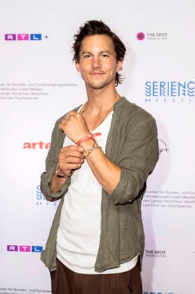 Tim Oliver Schultz bei der Premiere der RTL-Serie Club der roten Bänder - Die neue Generation im Rahmen des 12. Seriencamp Festivals 2026 im Cinenova. Köln, 09.06.2026 *** Tim Oliver Schultz at the premiere of the RTL series Club der roten Bänder Die neue Generation as part of the 12 Series Camp Festival 2026 at Cinenova Cologne, 09 06 2026 Foto:xT.xNgox xFuturexImagex baender_6608