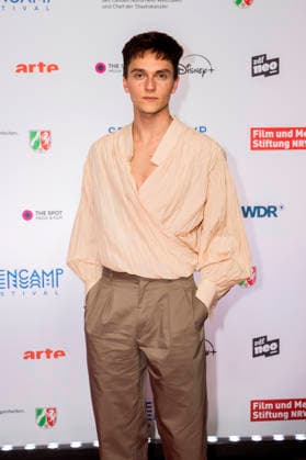 Voicu Dumitras bei der Premiere der RTL-Serie Club der roten Bänder - Die neue Generation im Rahmen des 12. Seriencamp Festivals 2026 im Cinenova. Köln, 09.06.2026 *** Voicu Dumitras at the premiere of the RTL series Club der roten Bänder Die neue Generation as part of the 12 Series Camp Festival 2026 at Cinenova Cologne, 09 06 2026 Foto:xT.xNgox xFuturexImagex baender_6611