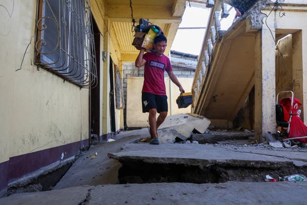 Nearly 88,000 affected by 7.8-magnitude quake, 22,690 remain displaced in Southern Philippines GENERAL SANTOS, PHILIPPINES – JUNE 10: Displaced residents move salvageable furniture from a partially collapsed house following a deadly earthquake in General Santos, Philippines, on June 10, 2026. Nearly 88,000 people across southern Mindanao have been affected by a magnitude 7.8 earthquake that struck southern Philippines on June 8, while more than 22,000 remain displaced as aftershocks continue, according to government and NGO figures. The quake has killed dozens of people, damaged infrastructure and homes, and caused residential buildings and poorly constructed houses to collapse, making it the strongest earthquake to hit the disaster-prone S  Copyright: x2026xAnadoluxDanielxCengx