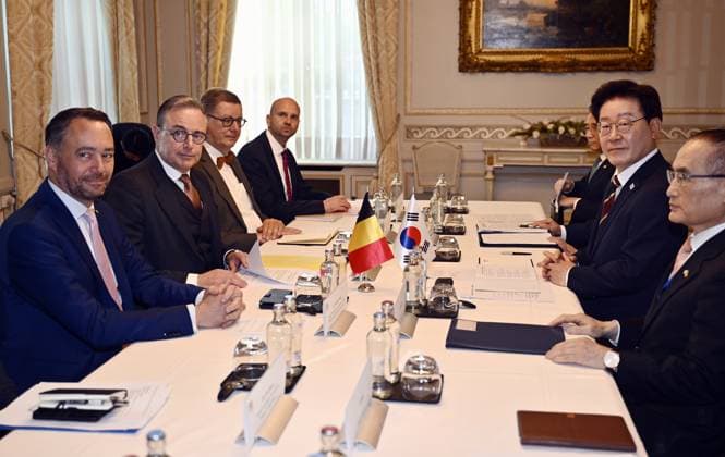 Vice-prime minister and Minister of Foreign Affairs Maxime Prevot, Prime Minister Bart De Wever and South Korean President Lee Jae Myung pictured during a diplomatic meeting between the Prime Minister of Belgium and the President of South Korea, in Brussels, Wednesday 10 June 2026.  ERICxLALMAND 176949164