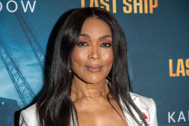The Last Ship Revival Opening Night at the Metropolitan Opera House in New York, USA - 09 Jun 2026 Angela Bassett attends The Last Ship Revival Opening Night at the Metropolitan Opera House. New York United States Copyright: xRonxAdarx xSOPAxImagesx _radar_broadway_06092026_00499