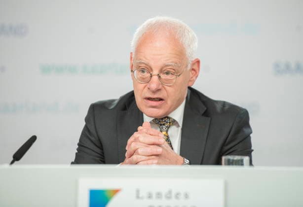 Landespressekonferenz am Dienstag (09.06.2026) zum Thema Saar(S)Pass - Tourismus-Pass für Saarländer*innen in der Staatskanzlei des Saarlandes in Saarbrücken. Im Bild: Jürgen Barke, Minister für Wirtschaft, Innovation, Digitales und Energie. *** State press conference on Tuesday 09 06 2026 on the Saar S Pass Tourism Pass for Saarlanders at the Saarland State Chancellery in Saarbrücken Pictured bub