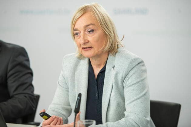 Landespressekonferenz am Dienstag (09.06.2026) zum Thema Saar(S)Pass - Tourismus-Pass für Saarländer*innen in der Staatskanzlei des Saarlandes in Saarbrücken. Im Bild: Birgit Grauvogel, Geschäftsführerin der Tourismus Zentrale Saarland. *** State press conference on Tuesday 09 06 2026 on the Saar S Pass Tourism Pass for Saarlanders at the Saarland State Chancellery in Saarbrücken In the picture Birgit Grauvogel, Managing Director of the Saarland Tourist Board bub
