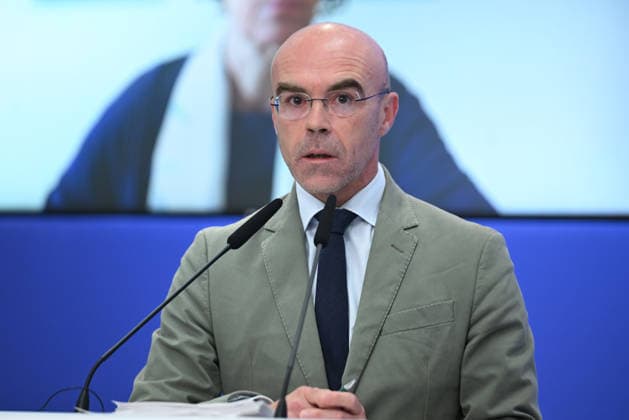 MEPs Tobe, Sippel, Buxade and Keller discuss EU Migration and Asylum Pact BRUSSELS, BELGIUM – JUNE 10: Member of the European Parliament Jorge Buxade speaks during a press conference on the European Union Migration and Asylum Pact and the European Parliament s role in its implementation at the European Parliament in Brussels, Belgium, on June 10, 2026. The pact is set to enter into force on June 12. Dursun Aydemir Anadolu Brussels Belgium. Editorial use only. Please get in touch for any other usage.  Copyright: x2026xAnadoluxDursunxAydemirx