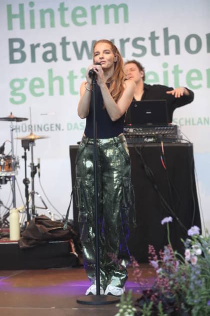 Yvonne Catterfeld beim Sommerfest der Landesregierung des Freistaats Thüringen in der Landesvertretung beim Bund am Zietenplatz. Berlin, 09.06.2026 *** Yvonne Catterfeld at the summer party of the State Government of the Free State of Thuringia at the State Representation to the Federal Government at Zietenplatz Berlin, 09 06 2026 Copyright: xAgenturxMatthiasxWehnertx xM.xGränzdörferx
