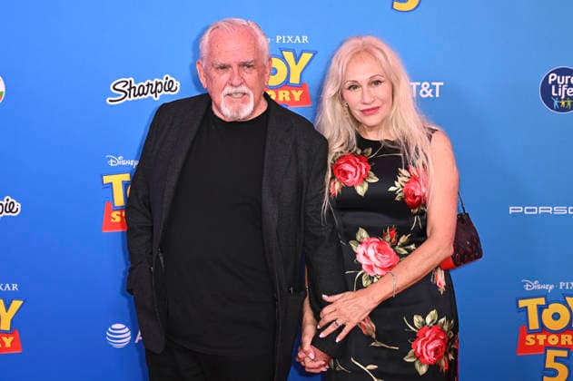 John Ratzenberger mit Ehefrau Julie Blichfeldt bei der Weltpremiere des Animationsfilms Toy Story 5 im Dolby Theatre. Los Angeles, 09.06.2026 *** John Ratzenberger with wife Julie Blichfeldt at the world premiere of the animated film Toy Story 5 at the Dolby Theatre Los Angeles, 09 06 2026 Foto:xD.xStarbuckx xFuturexImagex toy_story_6334