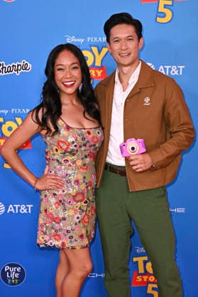 Shelby Rabara mit Ehemann Harry Shum Jr. bei der Weltpremiere des Animationsfilms Toy Story 5 im Dolby Theatre. Los Angeles, 09.06.2026 *** Shelby Rabara with husband Harry Shum Jr at the world premiere of the animated film Toy Story 5 at the Dolby Theatre Los Angeles, 09 06 2026 Foto:xD.xStarbuckx xFuturexImagex toy_story_6344