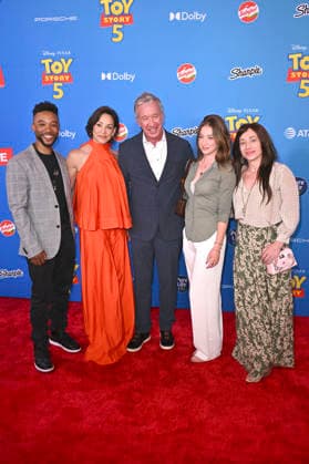 Gast, Jane Hajduk, Tim Allen, Elizabeth Allen-Dick und Katherine Allen bei der Weltpremiere des Animationsfilms Toy Story 5 im Dolby Theatre. Los Angeles, 09.06.2026 *** Guest, Jane Hajduk, Tim Allen, Elizabeth Allen Dick and Katherine Allen at the world premiere of the animated film Toy Story 5 at the Dolby Theatre Los Angeles, 09 06 2026 Foto:xD.xStarbuckx xFuturexImagex toy_story_6438