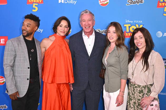 Gast, Jane Hajduk, Tim Allen, Elizabeth Allen-Dick und Katherine Allen bei der Weltpremiere des Animationsfilms Toy Story 5 im Dolby Theatre. Los Angeles, 09.06.2026 *** Guest, Jane Hajduk, Tim Allen, Elizabeth Allen Dick and Katherine Allen at the world premiere of the animated film Toy Story 5 at the Dolby Theatre Los Angeles, 09 06 2026 Foto:xD.xStarbuckx xFuturexImagex toy_story_6440