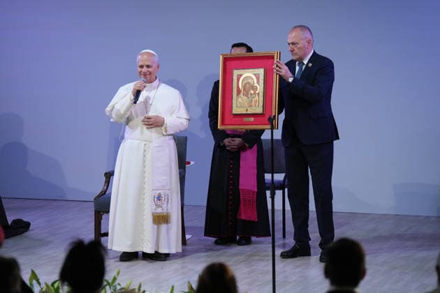 Pope Leo XIV visits the Brians 1 penitentiary center Pope Leo XIV during the visit to the Brians 1 penitentiary center, on June 10, 2026, in Barcelona, Catalonia Spain The visit is part of the acts that the Pontiff performs during his apostolic journey to Spain During the visit the Pope met with 80 prisoners and heard the testimony of two inmates 10 JUNE 2026 Barcelona, Catalonia Barcelona, Catalonia Spain  Copyright: xDavidxZorrakinox 7585763