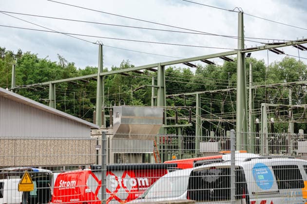 Aktuelle Themenbilder: AktuelleSituation in Reutlingen - Betzingen nach dem Stromausfall, 10.06.2026 Aktuelle Themenbilder: AktuelleSituation in Reutlingen - Betzingen nach dem Stromausfall, 10.06.2026, Blick auf Umspannwerk in der Markwiesenstrasse Betzingen. FairNetz Fahrzeuge. *** Current topic pictures CurrentSituation in Reutlingen Betzingen after the power outage, 10 06 2026 Current topic pictures CurrentSituation in Reutlingen Betzingen after the power outage, 10 06 2026, View of transformer station in Markwiesenstrasse Betzingen FairNetz vehicles Copyright: xEibner-Pressefoto DimitrixDrofitschx EP_ddh