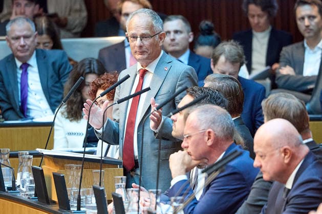 - Wien 09.06.2026 - Budgetrede Österreichisches Parlament - Der Nationalrat trat heute im Hohen Haus zu einer regluären Nationalratssitzung zusammen. Haupthema war die Budetrede des Finanzministers - PHOTO: Finanzminister Markus Marterbauer (SPÖ) auf der Regierungsbank im Plenarsaal bei seiner zweiten Budgetrede. Vienna (AUSTRIA) - Austrian Parliament National Council session - The National Council met today in Parliament for a regular National Council session. The topic of the plenary session was the Budget Speech by the Austrian Minister of Finance. Budget, Finanzen, Staatsfinanzen, Geld, Steuern, Ausgaben, Einnahmen, Regierung, echtes Dopelbudet 2027 28 , 2028, Schulden, Nationalratssitzung, Nationalrat SItzung Budgetrede *** 