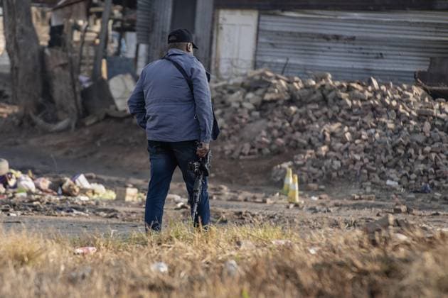 12 killed in shooting in South Africa JOHANNESBURG, SOUTH AFRICA - JUNE 10: ??????A man is seen where at least 12 people were killed and nine others injured in a shooting at the informal settlement of Jumpers in the Cleveland area of Johannesburg, South Africa, on June 10, 2026. Security forces were deployed to the scene following the attack. Ihsaan Haffejee Anadolu Johannesburg South Africa. Editorial use only. Please get in touch for any other usage.  Copyright: x2026xAnadoluxIhsaanxHaffejeex