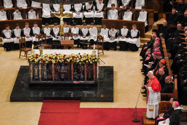 Pope Leo XIV presides the Prayer of the Holy Rosary at the Abbey of Montserrat Pope Leo XIV during the celebration of the prayer of the Holy Rosary, on June 10, 2026, at the Abbey of Our Lady of Montserrat, Barcelona, Catalonia Spain This act of Marian piety is part of the acts that the Pontiff performs during his apostolic trip to Spain that began in Madrid on June 8 10 JUNE 2026 Barcelona, Catalonia Barcelona, Catalonia Spain  Copyright: xAlbertoxParedesx 7586187