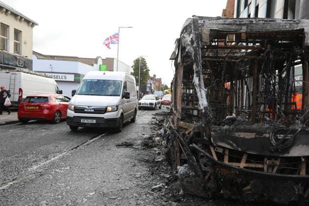 Disorder continues in Belfast after knife attack leaves man seriously injured BELFAST, NORTHERN IRELAND - JUNE 10: A burned-out bus is seen on a street in Belfast, Northern Ireland on June 10, 2026. Disorder continued across parts of Belfast following a knife attack that left a man seriously injured, with fires reported in several areas of the city, including a bus that was set ablaze in east Belfast. Conor Mccaughley Anadolu Belfast Ireland. Editorial use only. Please get in touch for any other usage.  Copyright: x2026xAnadoluxConorxMccaughleyx