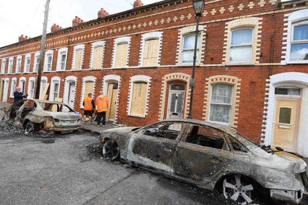 Disorder continues in Belfast after knife attack leaves man seriously injured BELFAST, NORTHERN IRELAND - JUNE 10: Burned-out cars are seen parked along a street lined with boarded-up houses in Belfast, Northern Ireland, on June 10, 2026. Disorder continued across parts of Belfast following a knife attack that left a man seriously injured, with fires reported in several areas of the city during the unrest. Conor Mccaughley Anadolu Belfast Ireland. Editorial use only. Please get in touch for any other usage.  Copyright: x2026xAnadoluxConorxMccaughleyx