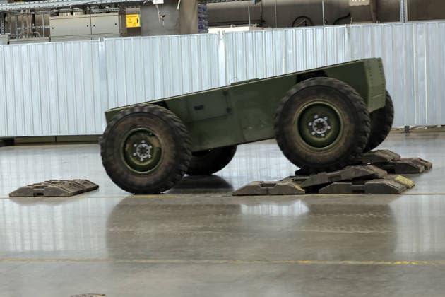 10.06.2026, DEU, Wiesloch Bilanzpressekonferenz der Heidelberger Druckmaschinen AG. Vorstellung von Unmanned Ground Vehicle , einsetzbar u.a. fuer Drohnenabwehr und Transport in Krisengebieten. *** 10 06 2026, DEU, Wiesloch Annual press conference of Heidelberger Druckmaschinen AG Presentation of Unmanned Ground Vehicle , usable for drone defense and transport in crisis areas, among other things