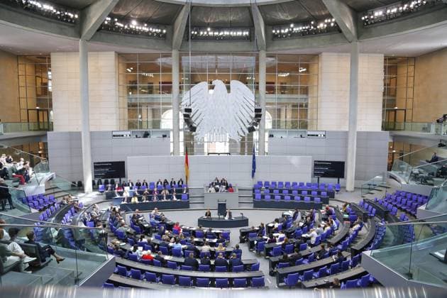 Berlin, Deutschland, 10.06.2026: Deutscher Bundestag: 82. Bundestagssitzung: Blick in den Plenarsaal zum Beginn der Sitzung, Alexander Dobrindt stellt sich in der Regierungsbefragung den Fragen der Abgeordneten *** Berlin, Germany, 10 06 2026 German Bundestag 82 Bundestag session View of the plenary chamber at the start of the session, Alexander Dobrindt answers questions from MPs during the government questioning session Copyright: xdtsxNachrichtenagenturx dts_122335