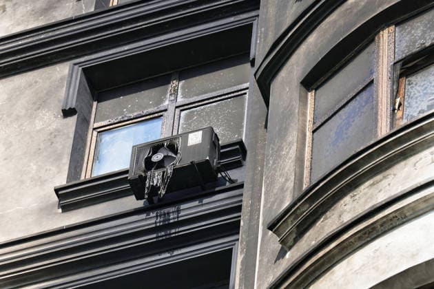 RECORD DATE NOT STATED Russian Drone Strike Damages Housing - Odesa A damaged air conditioner on the facade of a multi-storey residential building hit in a Russian drone attack in Odesa, Ukraine, on June 10, 2026. The Russian army attacked the city with strike drones. Residential buildings were damaged in the attack. Three people were injured, including two children Photo by Nina Liashonok Ukrinform ABACAPRESS.COM Odesa Ukraine  Copyright: xLyashonokxNina Ukrinform ABACAx