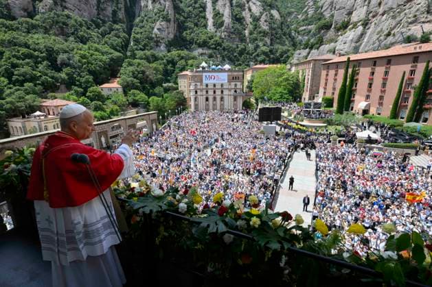 SPAIN - POPE LEO XIV TAKES PART IN THE RECITATION OF THE ROSARY AT THE ABBEY OF OUR LADY OF MONTSERRAT , NEAR BARCELLONA - 2026 6 10 Spain, Vatican, 2026 6 10 Pope Leo XIV takes part in the recitation of the Rosary at the Abbey of Our Lady of Montserrat, near Barcelona, EDITORIAL USE ONLY - NO BOOKS Copyright: xVATICANxMEDIA CPPx