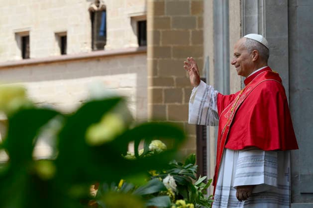 IPA85545407 - Spain, Vatican, 2026 6 10 Pope Leo XIV takes part in the recitation of the Rosary at the Abbey of Our Lady of Montserrat, near Barcelona, Photograph by VATICAN MEDIA Catholic Press Photo  Copyright: xVATICANxMEDIA CPPx xVATICANxMEDIA CPPx 85545407