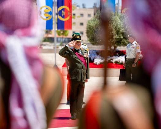 News Bilder des Tages King Abdullah II of Jordan attended a ceremony organized by the Jordanian Armed Forces – Arab Army at the Martyr s Memorial in Amman, King Abdullah II of Jordan attended a ceremony organized by the Jordanian Armed Forces – Arab Army at the Martyr s Memorial in Amman, Jordan, on June 10, 2026, commemorating the anniversary of his accession to the throne, the Great Arab Revolt, and Army Day. Military and civilian officials were also present. Photo by Royal Hashemite Court apaimages Amman Amman Jordan 100626_Jordan_JPO_00(2) Copyright: xapaimagesxRoyalxHashemitexCourtxx xapaimagesx