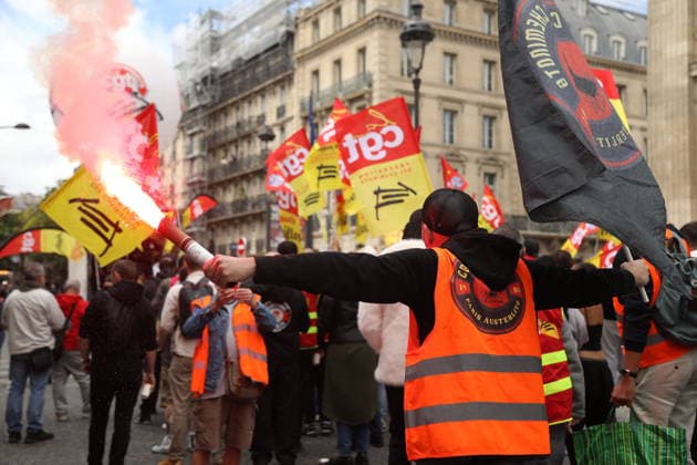 SNCF workers take part in a demonstration during a national strike in Paris PARIS, FRANCE - JUNE 10: SNCF workers take part in a demonstration during a national strike in Paris, France on June 10, 2026. Railway unions called for the action to protest against company reorganizations and working conditions. Mohamad Salaheldin Abdelghani Alsayed Anadolu Paris France. Editorial use only. Please get in touch for any other usage.  Copyright: x2026xAnadoluxMohamadxSalaheldinxAbdelghanixAlsayedx