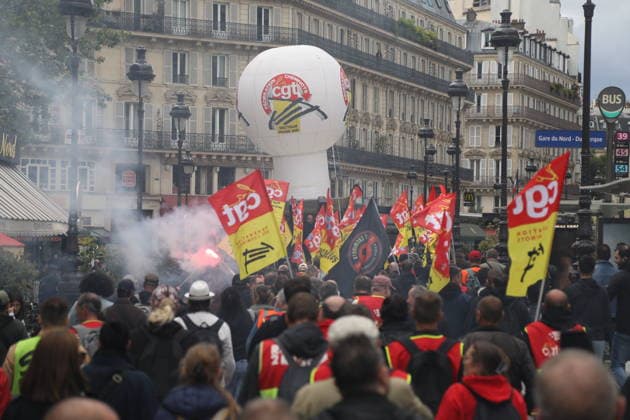 SNCF workers take part in a demonstration during a national strike in Paris PARIS, FRANCE - JUNE 10: SNCF workers take part in a demonstration during a national strike in Paris, France on June 10, 2026. Railway unions called for the action to protest against company reorganizations and working conditions. Mohamad Salaheldin Abdelghani Alsayed Anadolu Paris France. Editorial use only. Please get in touch for any other usage.  Copyright: x2026xAnadoluxMohamadxSalaheldinxAbdelghanixAlsayedx