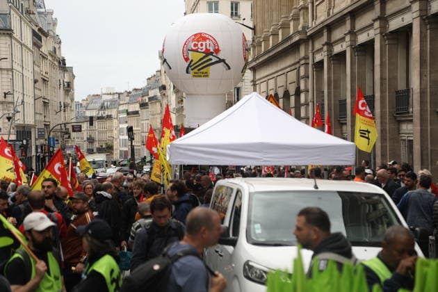 SNCF workers take part in a demonstration during a national strike in Paris PARIS, FRANCE - JUNE 10: SNCF workers take part in a demonstration during a national strike in Paris, France on June 10, 2026. Railway unions called for the action to protest against company reorganizations and working conditions. Mohamad Salaheldin Abdelghani Alsayed Anadolu Paris France. Editorial use only. Please get in touch for any other usage.  Copyright: x2026xAnadoluxMohamadxSalaheldinxAbdelghanixAlsayedx