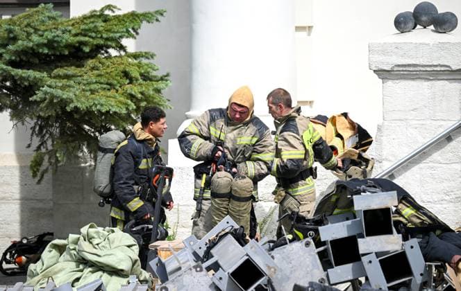 Russia Ukraine Drone Attack 9187395 10.06.2026 Firefighters are seen near the Defence of Sevastopol 1854-1855 panorama museum, in Sevastopol, Republic of Crimea, Russia. Earlier in the day, Sevastopol Governor Mikhail Razvozhayev said that a Ukrainian fixed-wing drone had struck the building of the museum during the night. A masterpiece by Franz Roubaud housed in the museum has been nearly destroyed, the official said. Konstantin Mihalchevskiy Sputnik Sevastopol Russia  Copyright: xKonstantinxMihalchevskiyx