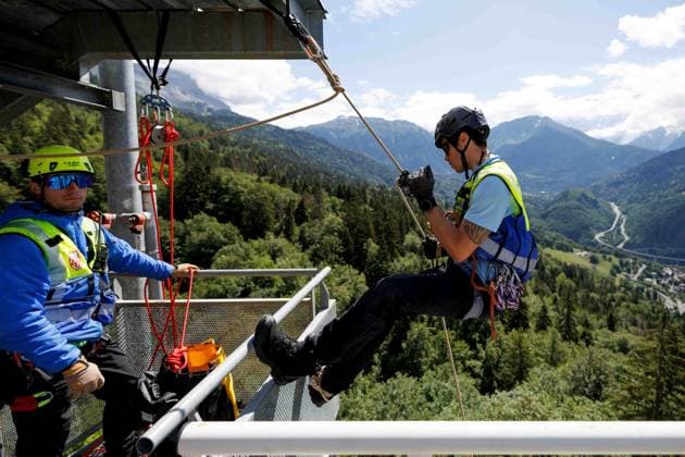 MOUNTAIN CRS PREPARE TO SECURE G7 PHOTOPQR LE DAUPHINE Grégory YETCHMENIZA Passy 10 06 2026 Passy Haute Savoie , June 10 Nine CRS mountain rescue teams will be deployed during the G7 summit which will begin this Monday, June 15 in Evian les Bains The CRS mountain rescue team decided to come and refine their intervention techniques in a disused building before the G7 summit which will begin this Monday, June 15 in Evian les Bains Passy Haute Savoie Rhône Alpes France  Copyright: xPHOTOPQR LExDAUPHINE MAXPPPxGrégoryxYETCHMENIZAx 20260610JDL0505 20260610JDL0505