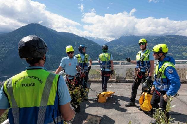 MOUNTAIN CRS PREPARE TO SECURE G7 PHOTOPQR LE DAUPHINE Grégory YETCHMENIZA Passy 10 06 2026 Passy Haute Savoie , June 10 Nine CRS mountain rescue teams will be deployed during the G7 summit which will begin this Monday, June 15 in Evian les Bains The CRS mountain rescue team decided to come and refine their intervention techniques in a disused building before the G7 summit which will begin this Monday, June 15 in Evian les Bains Passy Haute Savoie Rhône Alpes France  Copyright: xPHOTOPQR LExDAUPHINE MAXPPPxGrégoryxYETCHMENIZAx 20260610JDL0507 20260610JDL0507