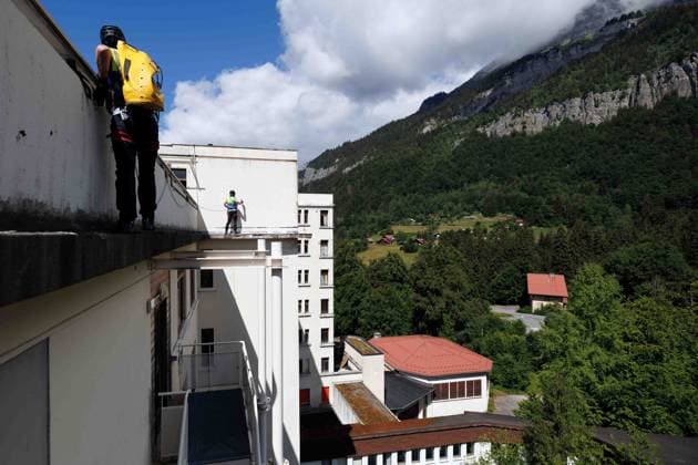 MOUNTAIN CRS PREPARE TO SECURE G7 PHOTOPQR LE DAUPHINE Grégory YETCHMENIZA Passy 10 06 2026 Passy Haute Savoie , June 10 Nine CRS mountain rescue teams will be deployed during the G7 summit which will begin this Monday, June 15 in Evian les Bains The CRS mountain rescue team decided to come and refine their intervention techniques in a disused building before the G7 summit which will begin this Monday, June 15 in Evian les Bains Passy Haute Savoie Rhône Alpes France  Copyright: xPHOTOPQR LExDAUPHINE MAXPPPxGrégoryxYETCHMENIZAx 20260610JDL0508 20260610JDL0508