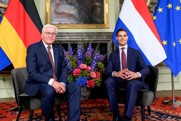 10-06-2026 Voorschoten Federal President of Germany Frank-Walter Steinmeier and Rob Jetten pose before the government lunch at castle Duivenvoorde in Voorschoten on the 2nd day of the 3 day statevisit to the Netherlands. Â  Copyright: xPPEx