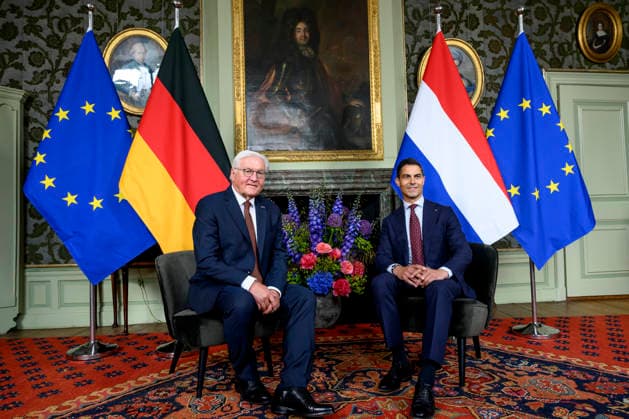 10-06-2026 Voorschoten Federal President of Germany Frank-Walter Steinmeier and Rob Jetten pose before the government lunch at castle Duivenvoorde in Voorschoten on the 2nd day of the 3 day statevisit to the Netherlands. Â  Copyright: xPPEx