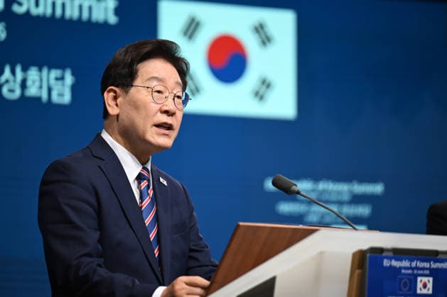 EU-South Korea Summit In Brussels BRUSSELS, BELGIUM - JUNE 10: EU Council President Antonio Costa (not seen), European Commission President Ursula von der Leyen (not seen) and South Korean President Lee Jae Myung hold a joint press conference following the European Union (EU)-South Korea Summit in Brussels, Belgium on June 10, 2026. Dursun Aydemir Anadolu Brussels Belgium. Editorial use only. Please get in touch for any other usage.  Copyright: x2026xAnadoluxDursunxAydemirx