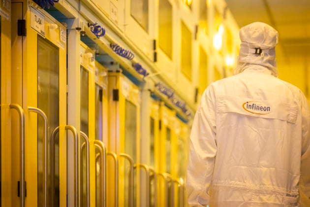 Infineon Technologies AG in Dresden Reinraum der neuen Smart Power Fab der Infineon Technologies AG in Dresden am 10. Juni. Am 2. Juli wird die Smart Power Fab feierlich eröffnet. Das neue Werk ist mit einem Investitionsvolumen von fünf Milliarden Euro die größte Einzelinvestition in der Geschichte von Infineon und eines der größten Investitionsprojekte in Deutschland. 300 mm Waferfertigung am Standort Dresden der Infineon Technologies AG Dresden Sachsen Deutschland *** Infineon Technologies AG in Dresden Clean room of the new Smart Power Fab of Infineon Technologies AG in Dresden on June 10 On July 2, the Smart Power Fab is ceremonially opened The new plant is the largest single investment in Infineons history with an investment vo