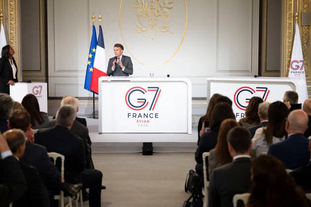 Emmanuel Macron at a meeting with the G7 Engament Groups - Paris French President Emmanuel Macron look and gestures during a meeting with the G7 Engament Groups at the Elysee Palace, French Presidential Palace, in Paris, on June 10, 2026. Photo by Eliot Blondet ABACAPRESS.COM Paris France France  Copyright: xBlondetxEliot ABACAx
