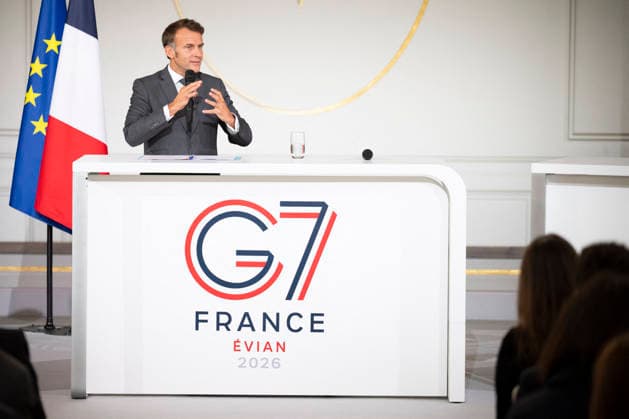 Emmanuel Macron at a meeting with the G7 Engament Groups - Paris French President Emmanuel Macron look and gestures during a meeting with the G7 Engament Groups at the Elysee Palace, French Presidential Palace, in Paris, on June 10, 2026. Photo by Eliot Blondet ABACAPRESS.COM Paris France France  Copyright: xBlondetxEliot ABACAx