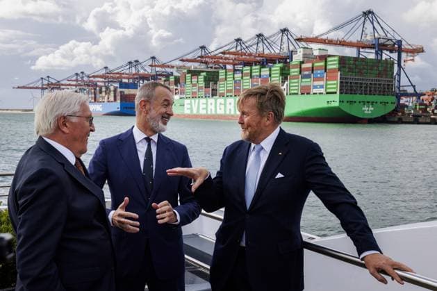 Den Haag, The Netherlands, 2026-06-10 17:32:10 THE HAGUE, 10-06-2026, Port of Rotterdam At the invitation of His Majesty the King - King Willem-Alexander and Queen Maxima, the Federal President of Germany, Frank-Walter Steinmeier, is paying a state visit to the Netherlands. He is accompanied by his wife, Elke Büdenbender. PHOTO: NLBeeld Robert Meerding In the photo: The visit of King Willem-Alexander and Federal President Steinmeier to the Port of Rotterdam begins with a tour of Porthos. During the tour, the King and the Federal President receive an explanation of the project s operation and visit the compressor facilities on the Maasvlakte. In the photo: King Willem-Alexander Credit: NL Beeld Robert Meerding Inc  Copyright: xx x