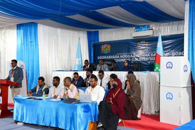 Members of parliament elect a state governor for the first time using a one person, one vote system in Somalia BAYDHABO, SOMALIA - JUNE 10: Members of parliament cast their votes during first time using a one person, one vote electoral system to determine the state governor in Baydhabo, Southwestern State, Somalia on June 10, 2026. Mohamud Ismail Kulane Anadolu Baydhabo Somalia. Editorial use only. Please get in touch for any other usage.  Copyright: x2026xAnadoluxMohamudxIsmailxKulanex