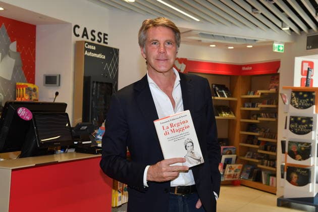 IPA85563368 - Rome, Alberto Sordi Gallery, Mondadori Bookstore: Presentation of Emanuele Filiberto’s book *La Regina di Maggio*; Pictured: Emanuele Filiberto  Copyright: xVincenzoxLandix xVincenzoxLandix 85563368