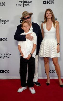 June 10, 2026, New York, Ny, USA: JULIAN SCHNABEL and LOUISE KUGELBERG with their son at the Ã¢â‚¬ËœIn The Hand of DanteÃ¢â‚¬â ¢ Premiere at the Tribeca Festival.SVA Theater, NYC.June 10, 2026. . JULIAN SCHNABEL and LOUISE KUGELBERG attend the Ã¢â‚¬ËœIn The Hand of DanteÃ¢â‚¬â ¢ Premiere at the Tribeca Festival.SVA Theater, NYC.June 10, 2026. . JULIAN SCHNABEL attends the Ã¢â‚¬ËœIn The Hand of DanteÃ¢â‚¬â ¢ Premiere at the Tribeca Festival.SVA Theater, NYC.June 10, 2026. . In The Hand of Dante Premiere at the Tribeca Festival.SVA Theater, NYC..June 10, 2026. New York USA  - ZUMAms4_ 20260610_faf_ms4_011 Copyright: xSoniaxMoskowitzxGordonx
