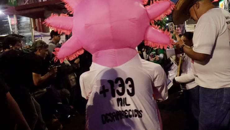 June 10, 2026, Mexico City, Mexico City, mexico: The axolotlÃ¢â‚¬mascot of the World CupÃ¢â‚¬wears a jersey displaying the number of missing persons in Mexico. Mexico City mexico - ZUMAt178 20260610_zip_t178_024 Copyright: xNadiaxTecuapetlax