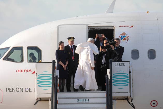 Pope Leo XIV bids farewell to Barcelona and heads to Las Palmas de Gran Canaria Pope Leo XIV during his farewell to Barcelona, at the Josep Tarradellas Barcelona El Prat International Airport, on June 11, 2026, in Barcelona, Catalonia Spain The Pontiff leaves Barcelona after having performed 7 acts between June 9 and 10 and heads to the last stage of his apostolic journey to Spain in the Canary Islands where he will be on June 11 and 12 11 JUNE 2026 Kike Rincó Barcelona, Catalonia Barcelona, Catalonia Spain  Copyright: xKikexRinconx 7587647