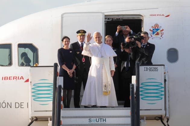 Pope Leo XIV bids farewell to Barcelona and heads to Las Palmas de Gran Canaria Pope Leo XIV during his farewell to Barcelona, at the Josep Tarradellas Barcelona El Prat International Airport, on June 11, 2026, in Barcelona, Catalonia Spain The Pontiff leaves Barcelona after having performed 7 acts between June 9 and 10 and heads to the last stage of his apostolic journey to Spain in the Canary Islands where he will be on June 11 and 12 11 JUNE 2026 Kike Rincó Barcelona, Catalonia Barcelona, Catalonia Spain  Copyright: xKikexRinconx 7587649
