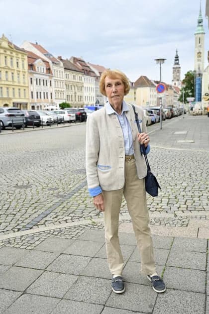 Dagmar von Gersdorff bei einer exklusiven Sightseeing-Tour durch Görlitz, hier am Obermarkt in der historischen Altstadt. Görlitz, 10.06.2026 *** Dagmar von Gersdorff on an exclusive sightseeing tour through Görlitz, here at the Obermarkt in the historic old town of Görlitz, 10 06 2026 Copyright: xMatthiasxWehnertx