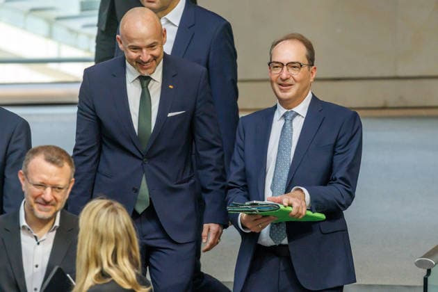 Bundestag Alexander Dobrindt (CSU), Bundesinnenminister und Alexander Hoffmann (CDU CSU) im Deutschen Bundestag am 11.06.26 in Berlin. Berlin Berlin Deutschland Bundestag *** Alexander Dobrindt CSU , Federal Minister of the Interior and Alexander Hoffmann CDU CSU in the German Bundestag on 11 06 26 in Berlin Berlin Berlin Germany Bundestag